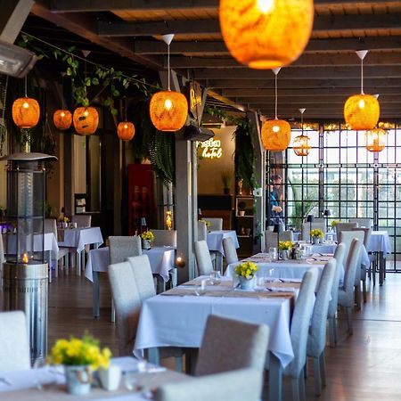 Hotel Restaurant Alesia Corunca Exterior photo